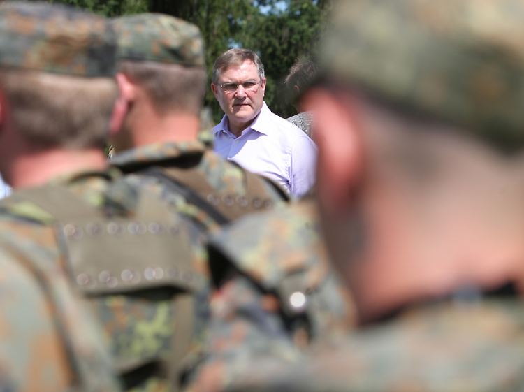 Wir brauchen eine klare Gesamtstrategie: Verteidigungsminister Jung.