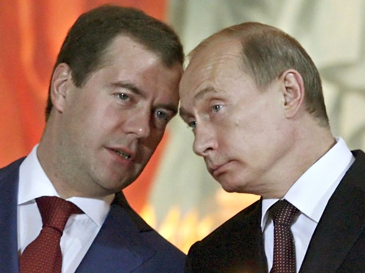 Diese Machtgefüge - Medwedew und Putin - will als solches wieder wahrgenommen werden.