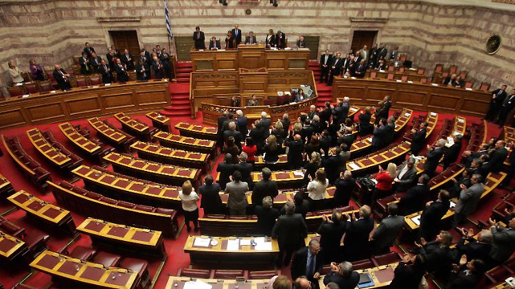 Am Sonntag dürfte das griechische Parlament etwas besser gefüllt sein. Schließlich geht es um die Zukunft des Landes.
