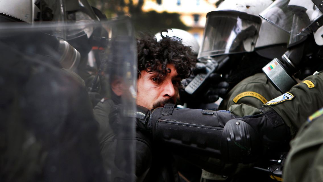 2012-02-10T141141Z_01_YAN21_RTRMDNP_3_GREECE.JPG5992534608593909455.jpg