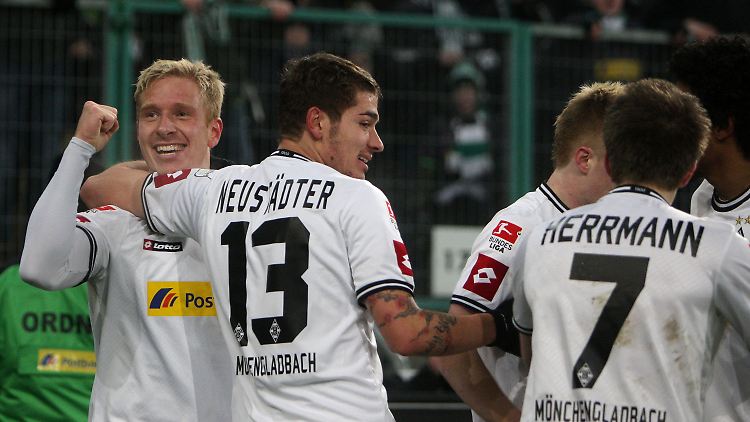 Hinten brennt nichts an, vorne zeigt Gladbach beeindruckende Kombinationen. Schalke fand dagegen im Topspiel nie ein Mittel.