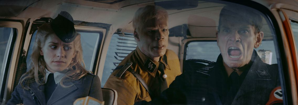 Renate Richter, der "albinisierte" US-Astronaut und SS-Mann Adler.