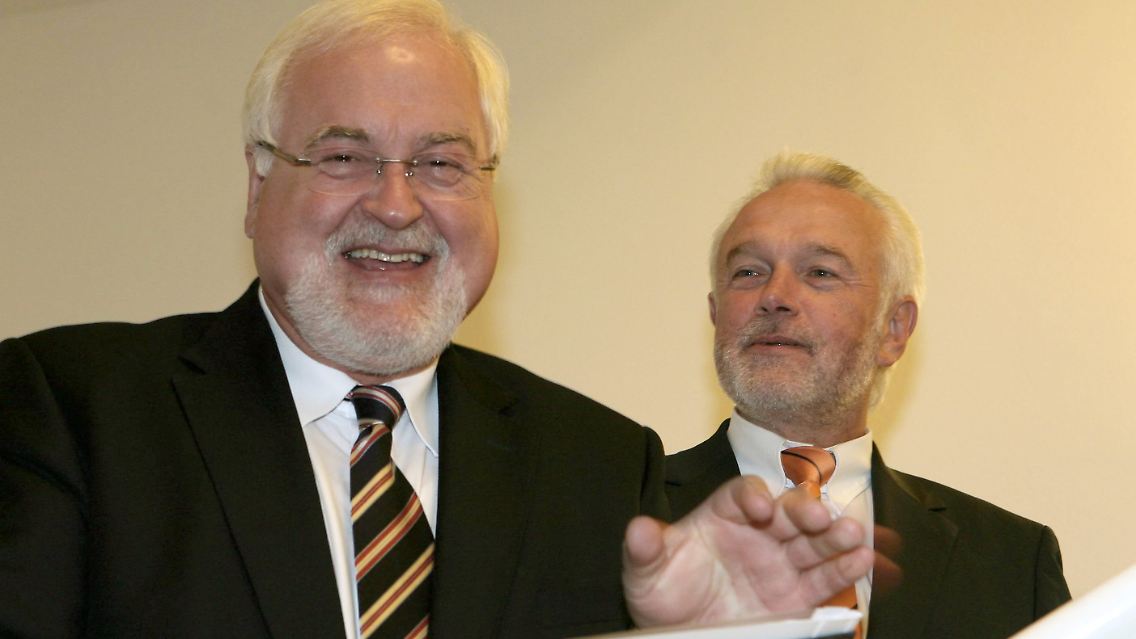 Bereits einig: Ministerpräsident Carstensen (links) und FDP-Fraktionschef Kubicki.