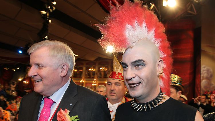 Seehofer und sein Finanzminister Söder am Freitag bei der Prunksitzung des Fränkischen Fastnachtsverbandes.