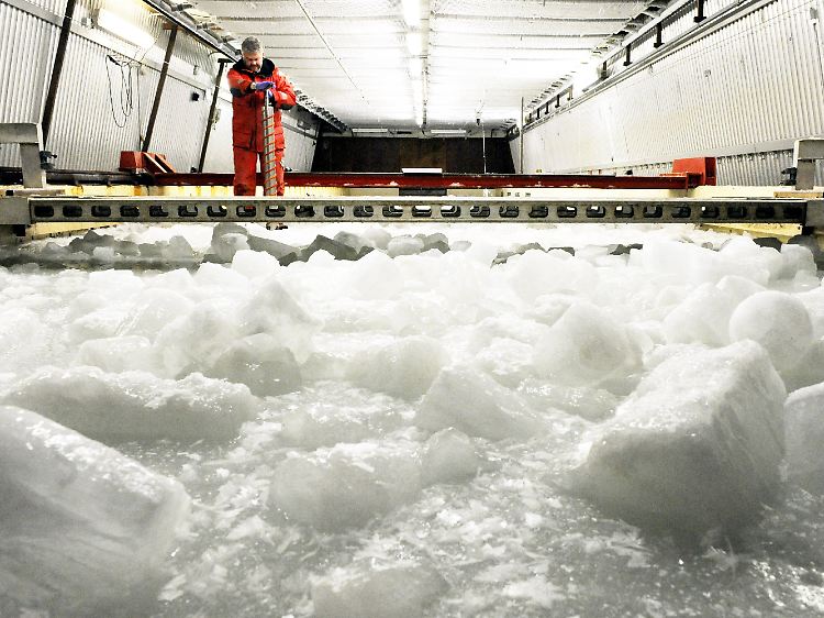 ... in einer Eiskammer der Hamburgischen Schiffbau-Versuchsanstalt.