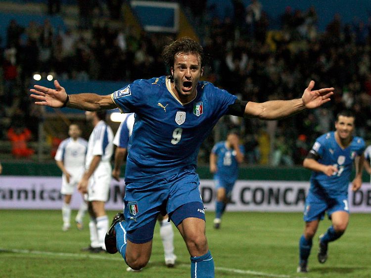 Alberto Gilardinos Hattrick rettete die Squadra Azzura vor einer peinlichen Niederlage.