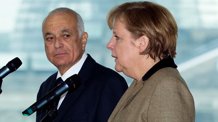 Al-Narabi und Merkel wollen die Gewalt in Syrien beenden.