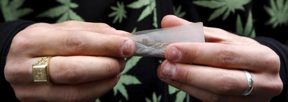 Cannabis wird bevorzugt zwischen Tabak gemischt und geraucht.