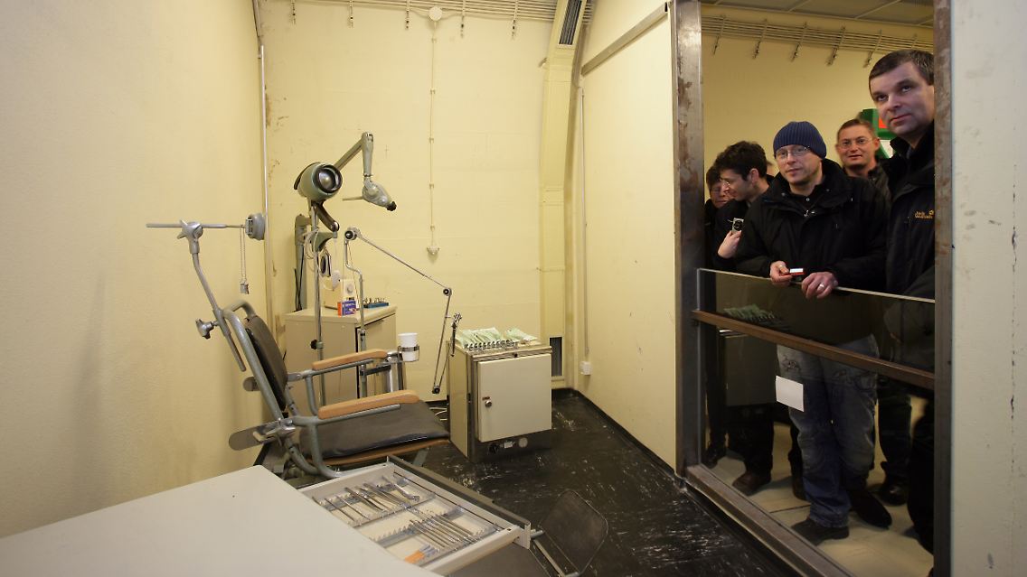 Die Zahnarztpraxis im Bunker.