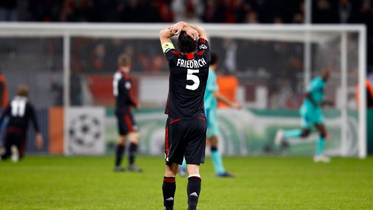 Vergebene Chance: Für Leverkusen und Abwehrspieler Manuel Friedrich war gegen den FC Barcelona mehr drin.