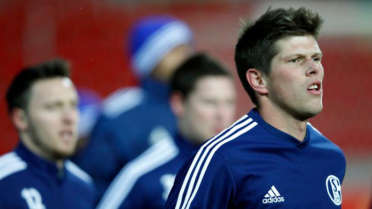 Training in Pilsen: Schalkes Klaas-Jan Huntelaar und seine Kollegen.