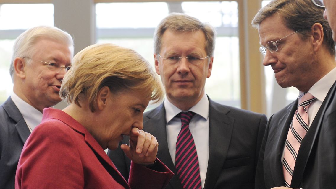 Auf der Suche nach Lösungen: CDU-Vize Koch, Kanzlerin Merkel, Niedersachsens Ministerpräsiden twulff und FDP-Chef Westerwelle.