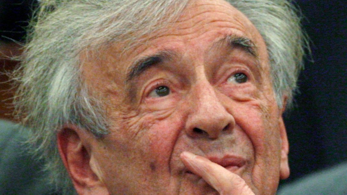 Elie Wiesel fordert von Romney eine Stellungnahme zur Totentaufe.