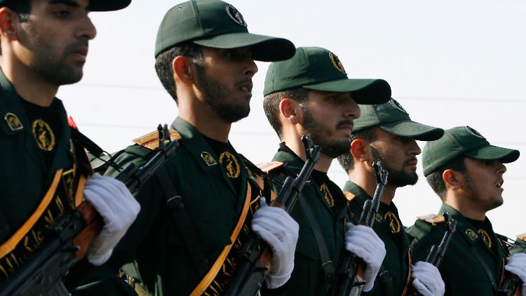 Mitglieder der iranischen Revolutionären Garde bei einer Parade im Jahr 2008.