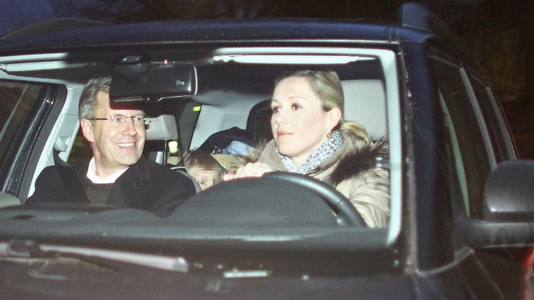 Familie Wulff erreicht nach dem Abschied aus Bellevue Großburgwedel.