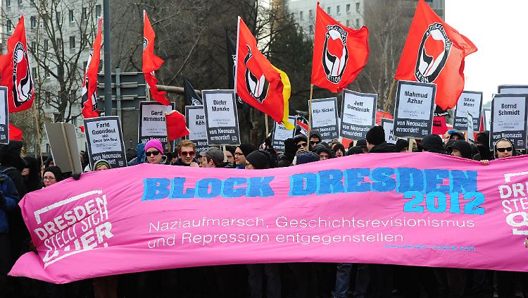 Mit "Mut, Respekt und Toleranz" demonstrierten in Dresden Tausende für eine nazifreie Stadt.