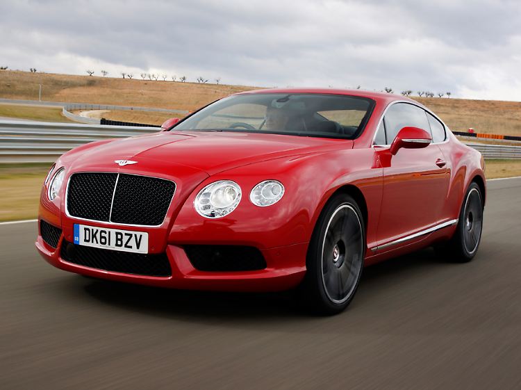 Trotz 2,3 Tonnen Gewicht schafft es der Bentley unter fünf Sekunden auf 100 km/h.