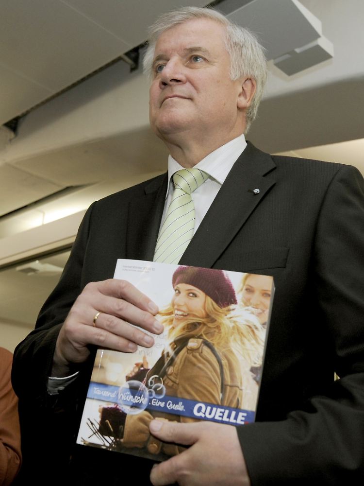 Ob Horst Seehofer bisher nur gestöbert oder auch schon bestellt hat, bleibt eine offene Frage.