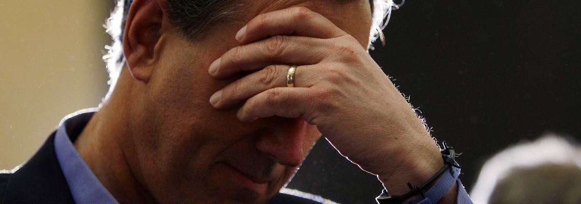 Im US-Wahlkampf wird viel gebetet. Hier sucht Rick Santorum Hilfe von oben.