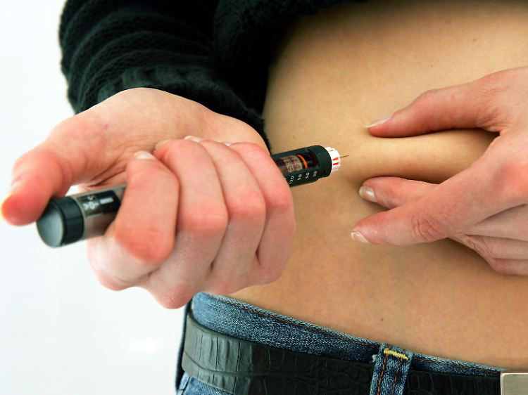 Menschen mit Diabetes mellitus Typ 1 müssen sich oftmals ein Leben lang selbst spritzen.