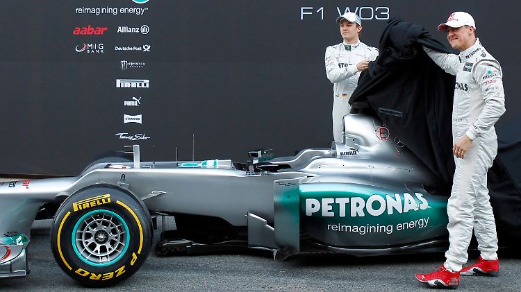Vorhang auf:  Nico Rosberg und Michael Schumacher.