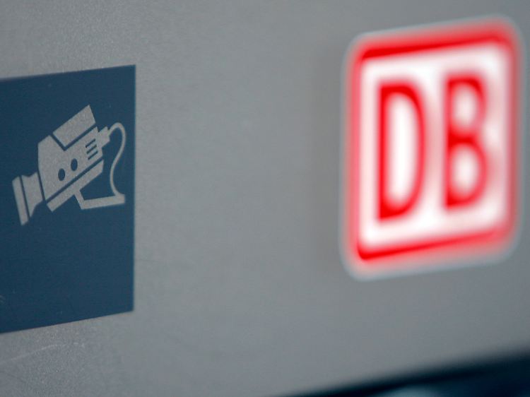 Neben dem neuen Bahn-Vorstand haben auch mehrere Privatpersonen Anzeige gegen den Konzern erstattet.