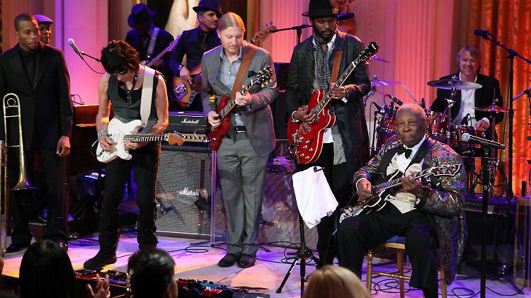 Troy "Trombone Shorty" Andrews, Jeff Beck, Derek Trucks, Gary Clark Jr. und B.B. King (v.l.n.r.) bringen schwarze Musik ins Weiße Haus.