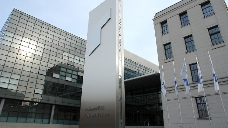Wann kommt das Autoteilegeschäft an die Börse?