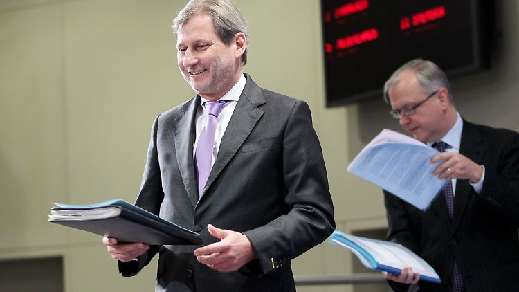 Anreiz statt Bestrafung: EU-Regionalpolitik-Kommissar Johannes Hahn (l.) mit Währungskommissar Olli Rehn.