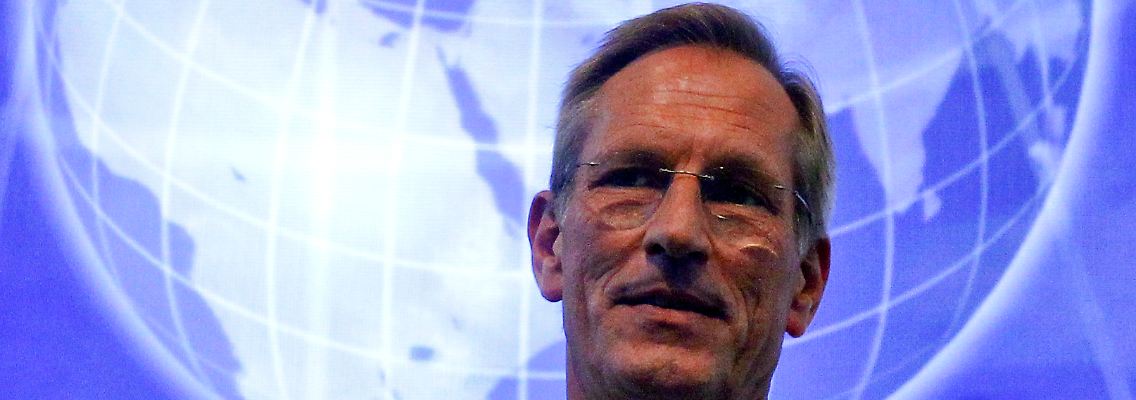 Harte Blicke Richtung Griechenland: Michael Diekmann.