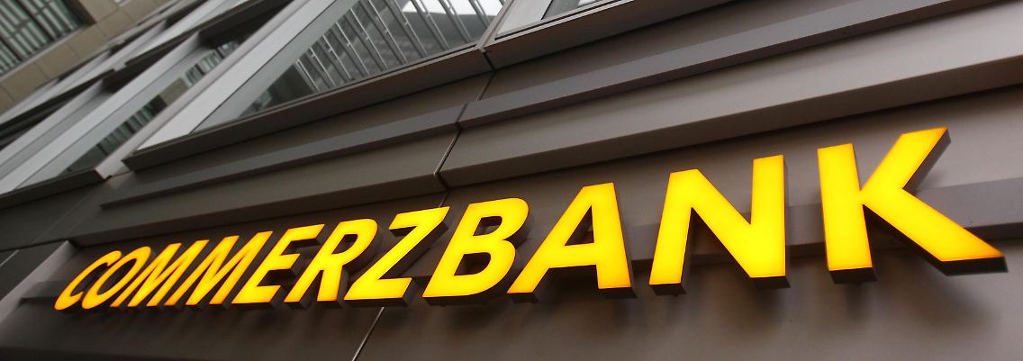2012-02-22T162933Z_01_BER97_RTRMDNP_3_COMMERZBANK.JPG3677056223999537753.jpg