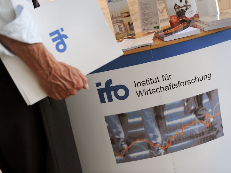 Ifo-Experte Abberger bleibt vorsichtig: "Abhaken kann man die Risiken noch nicht."