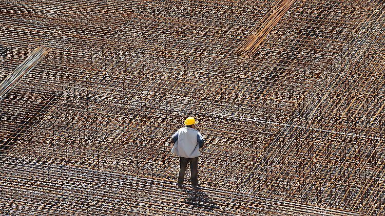 Das Eisen liegt, jetzt fehlt nur noch der Beton.