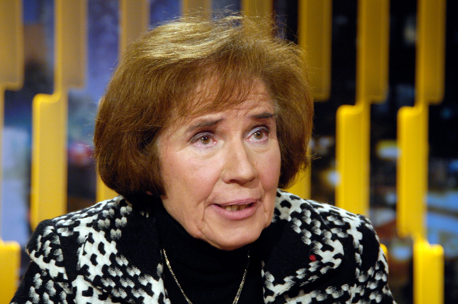 Die Linke schickt eine eigene Kandidatin zur Bundespräsidentenwahl ins Rennen: Beate Klarsfeld. Chancen hat die streitbare Nazi-Jägerin nicht. Doch die Linke will dem Konsenskandidaten von CDU, CSU, FDP, SPD und Grünen, Joachim Gauck, nicht zustimmen.