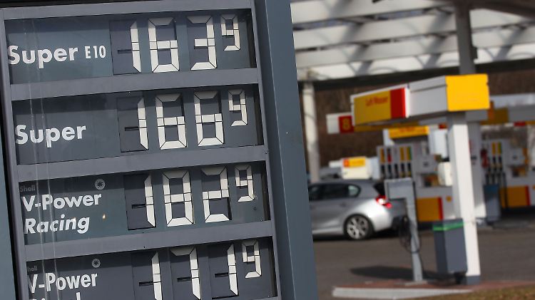 Mit 1,62 Euro für einen Liter Superbenzin E10 bewegt sich der Benzinpreis im bundesweiten Durchschnitt in der Nähe seines historischen Höchststandes.