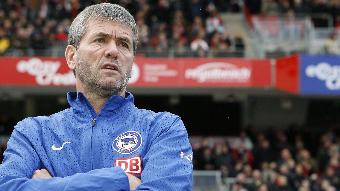 Bloß keine Panik: Herthas Trainer Friedhelm Funkel.