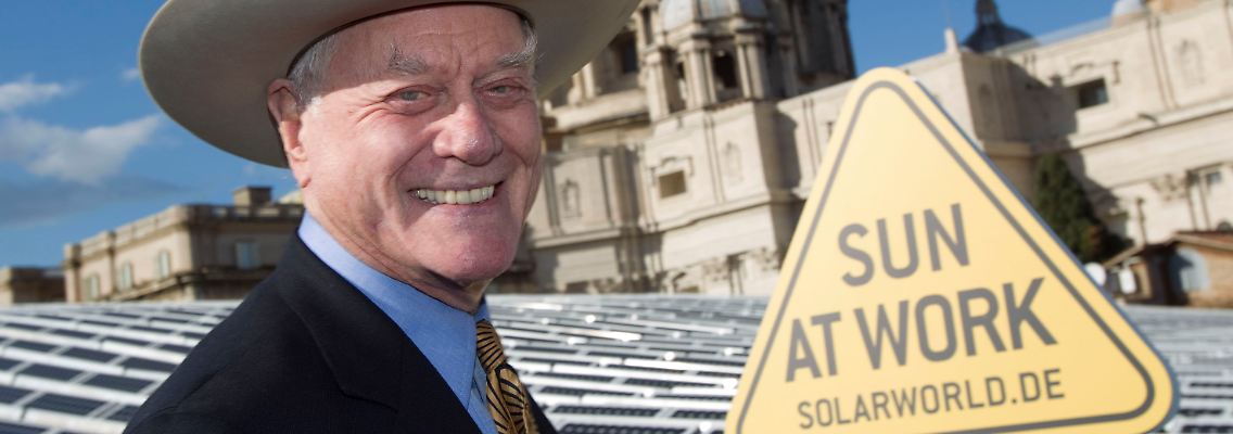 Gegen die Konkurrenz aus Fernost kann auch das Strahlen von Larry Hagman nichts ausrichten.