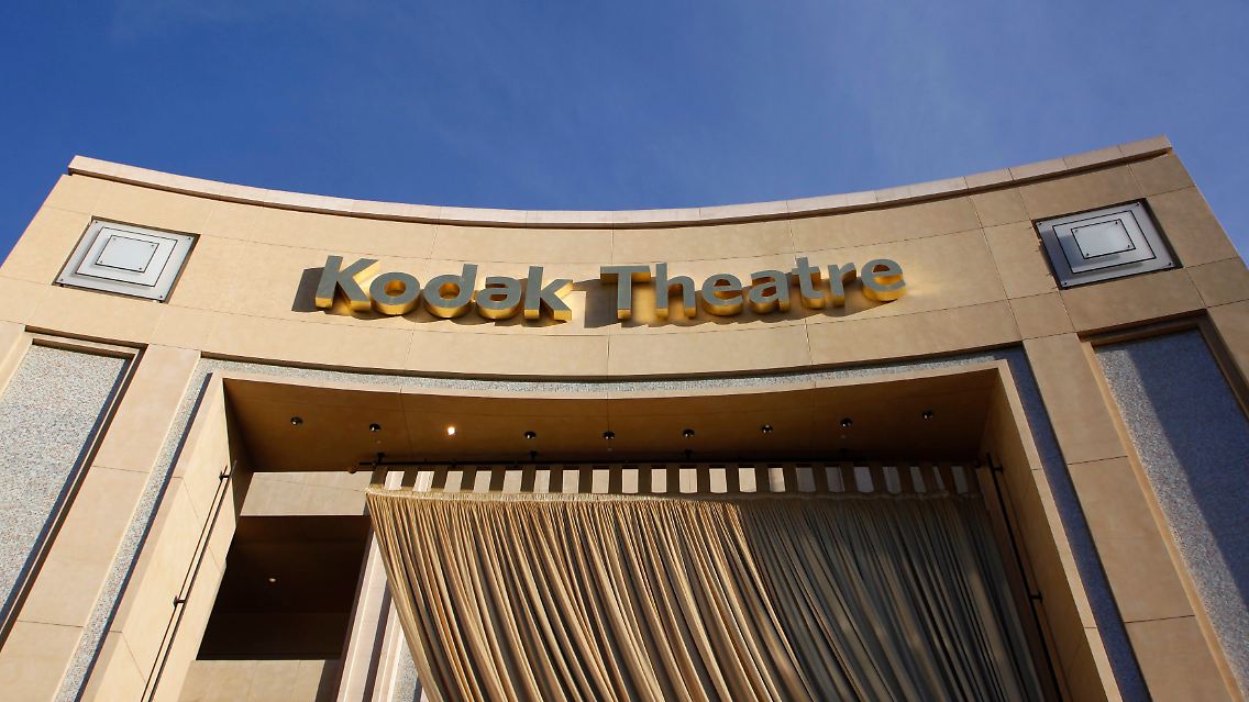 2012-02-23T000722Z_01_DLM26_RTRMDNP_3_OSCARS-KODAK.JPG66037998965818076.jpg