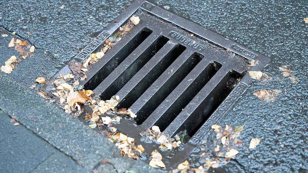 Dutzende-viereckige-Gullydeckel-wurden-in-denen-vergangenen-beiden-Monaten-in-Ingelheim-geklaut