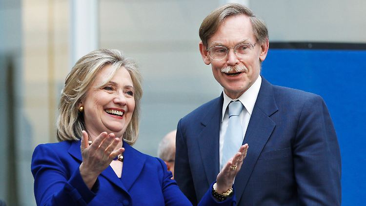 Clinton wäre für die Nachfolge Robert Zoellicks aus Sicht eines hochrangigen Weltbank-Mitarbeiters eine "Idealbesetzung".