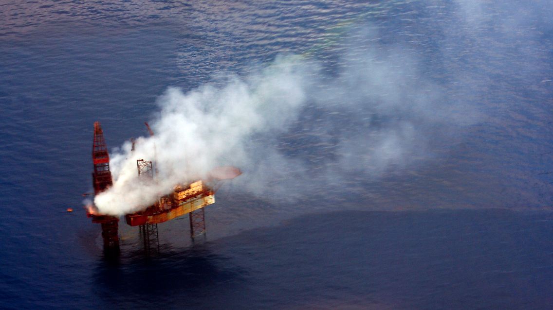 Die Bohranlage West Atlas: Seit Wochen treten dort Öl und Gas aus un dgefährden massiv die Umwelt.