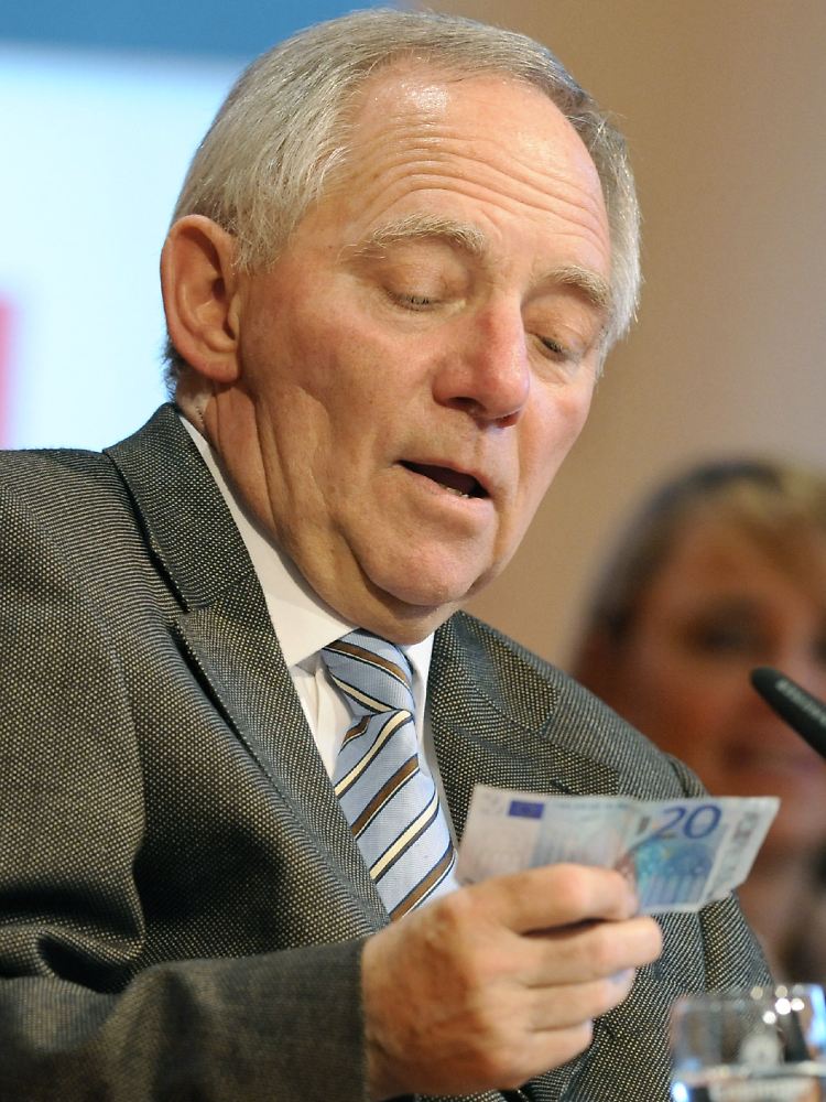 Schäuble kennt sich mit Finanzen aus: Er hat Rechts- und Wirtschaftswissenschaften studiert.