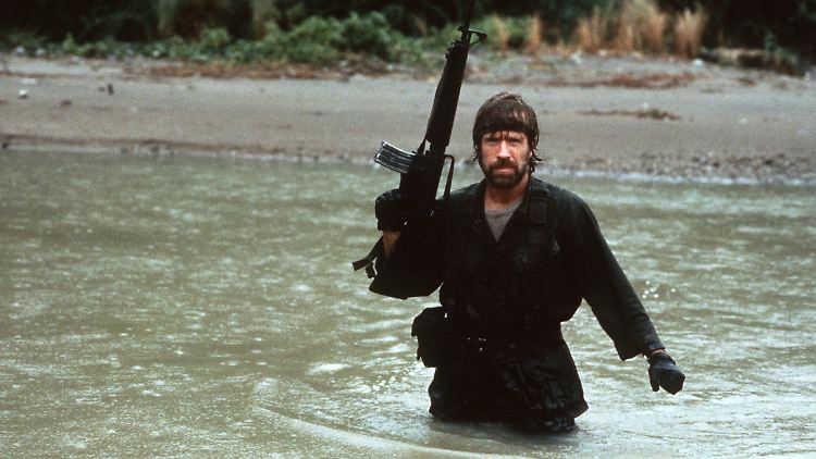 Chuck Norris selbst hat Brücken freilich nicht nötig.