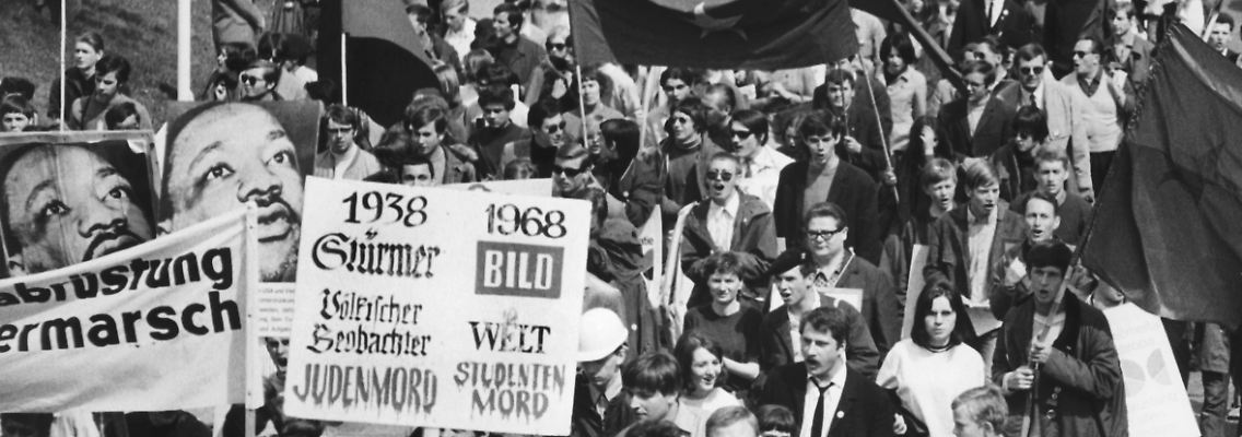 1968 steigert sich auch der Zorn der Westdeutschen auf den Axel Springer Verlag (Archivfoto vom 15. April 1968).