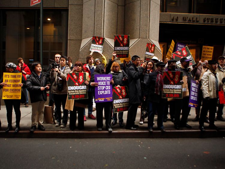 Protest vor dem AIG-Gebäude in New York.