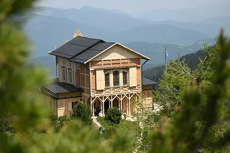 f7546b2c553a3c24315a4b577bdad910