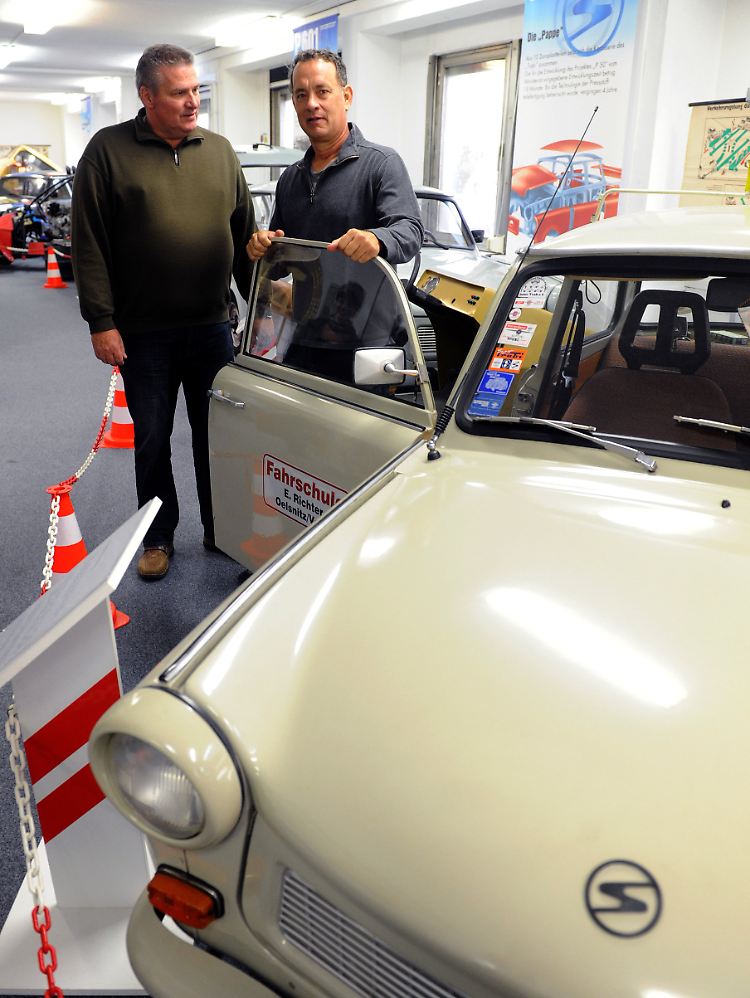 Hanks offenbart da eine gewisse Affinität: Er besuchte auch schon das DDR-Museum in Radebeul.