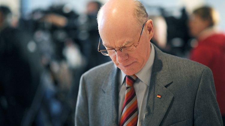 Klarheit statt Schlingerkurs erwarten die Kläger vom Bundestagspräsidenten.