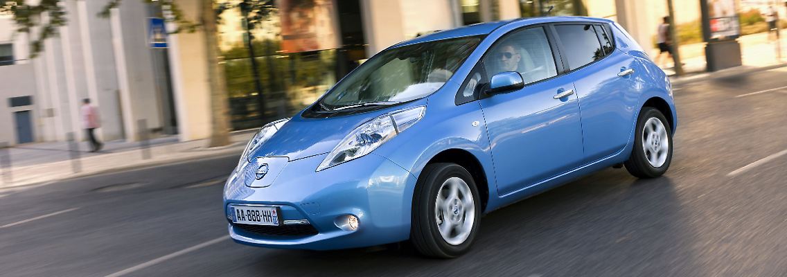 Flüsterleise wird der Nissan Leaf nun auch in Deutschland durch die Straßen fahren.