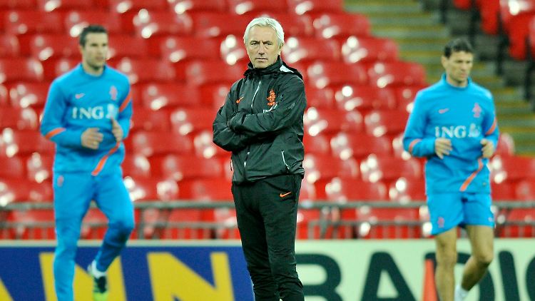 Bert van Marwijk ist mit seinem Oranje-Team nach der perfekten EM-Qualifikation aus dem Tritt gekommen.